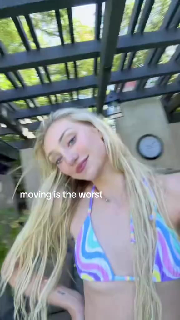 Cameron Brink Onlyfans  – Show Body In Pool