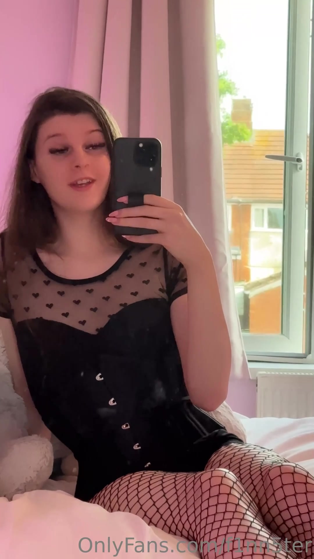 F1nn5ter Onlyfans  – Show Of Body