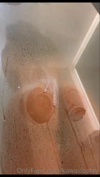 Kawaiisofey Onlyfans  – Nude In Bathtub