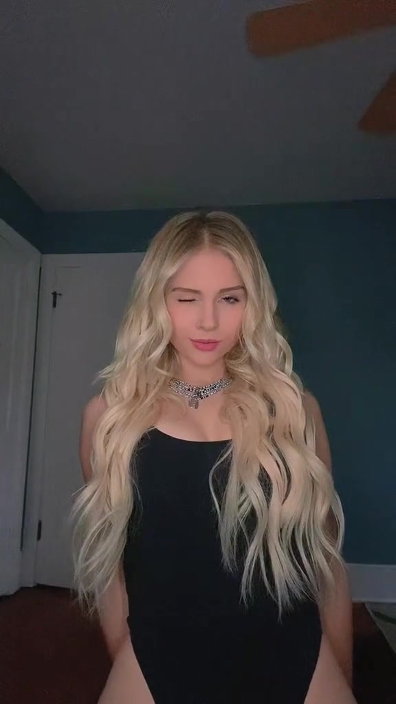 Lindsay Bercosky Onlyfans  – Sexy Dancing Videos