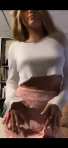 Breckie Hill Finger Pussy Orgasm s Onlyfans