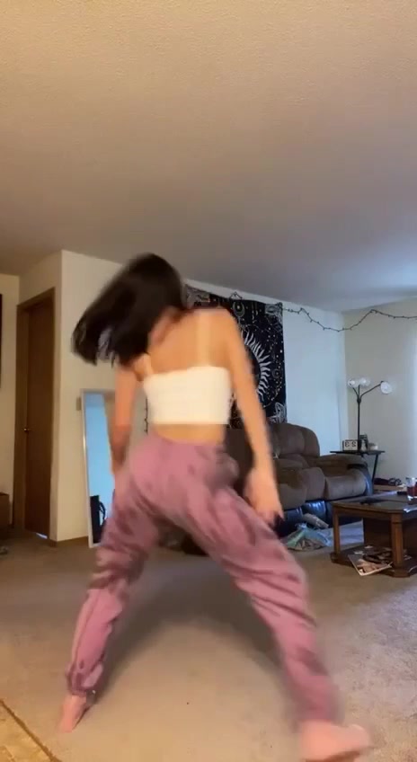 Crazyjamjam  Onlyfans – Twerking Ass