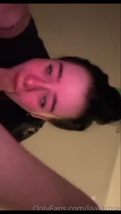 Lara Rose  Onlyfans – Is Very Good At Sucking A Big Faucet