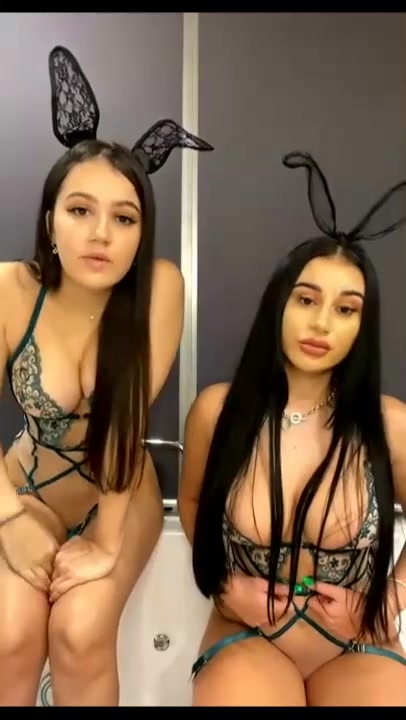 Mikaela Testa Onlyfans  – Lesbian
